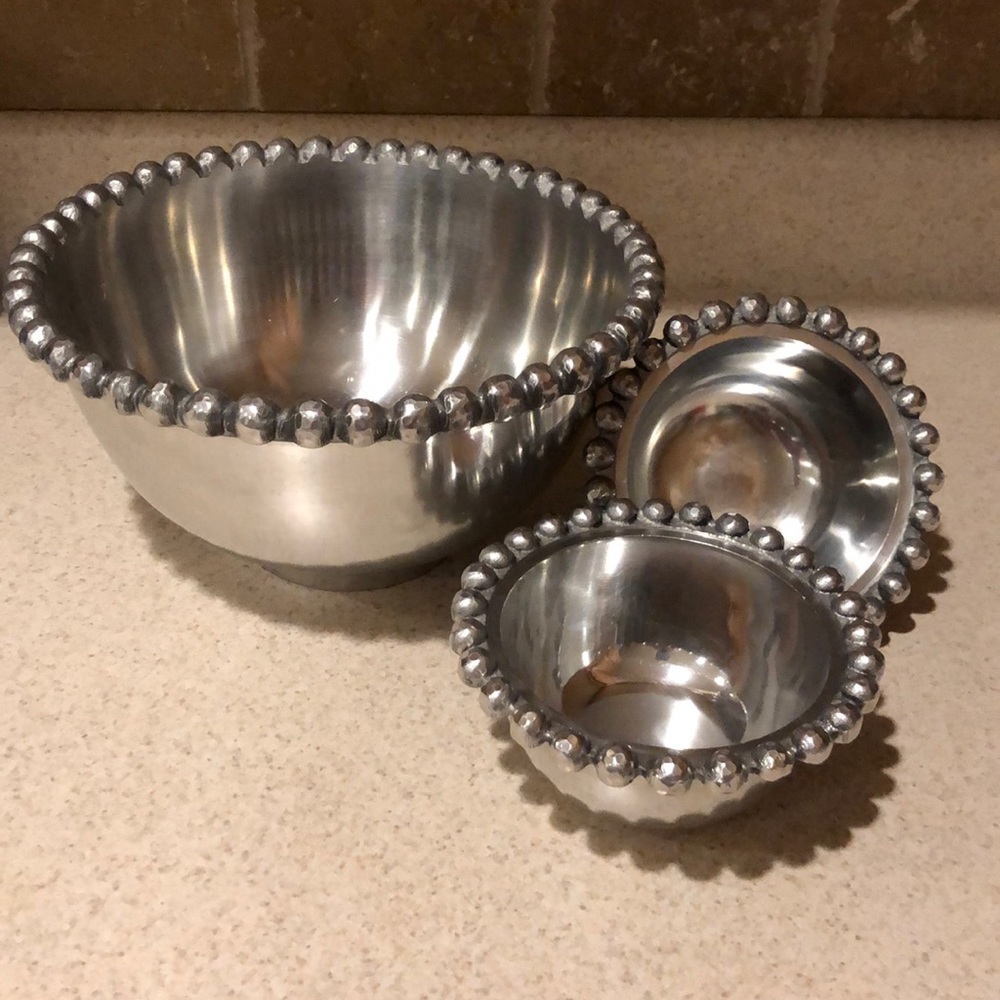 Serving bowls